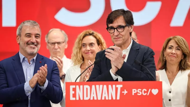 24/07/2023 - Salvador Illa amb Meritxell Batet i Jaume Collboni a la seu del PSC la nit electoral del 23-J.