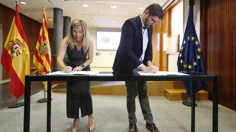 Firma pacto Aragón PP y Vox
