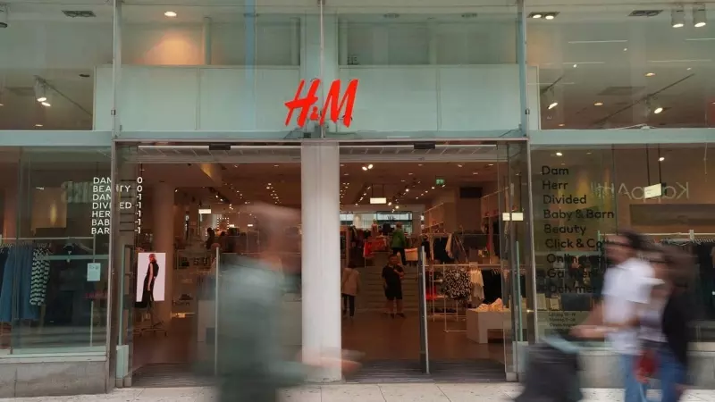 Foto de archivo. Una de las tiendas de H&M en la ciudad de Estocolmo, julio de 2023.