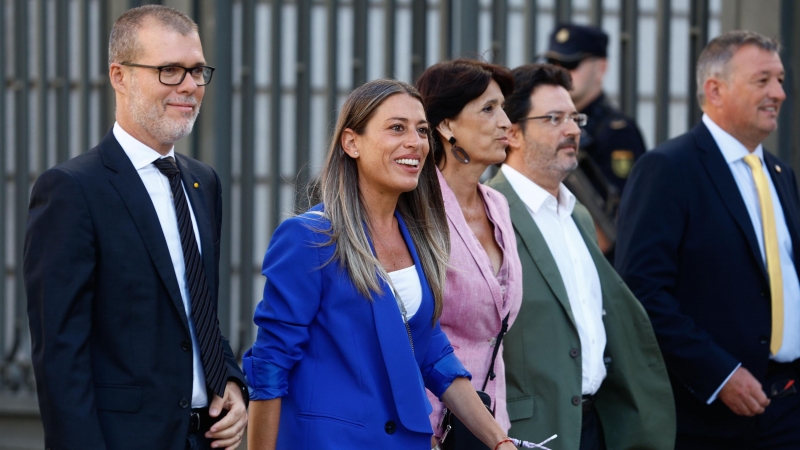 Miriam Nogueras i altres diputats de Junts arribant aquest dijous al Congrés
