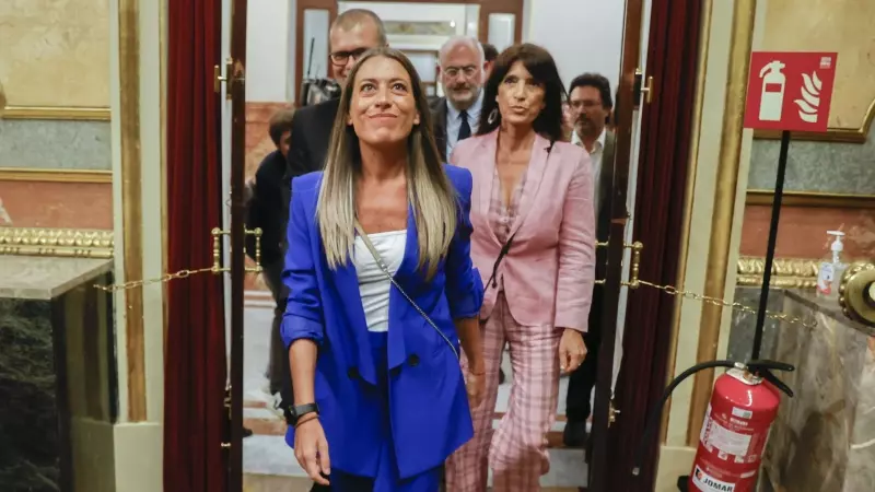 Miriam Nogueras i altres diputats de Junts arriant al Congrés dels Diputats