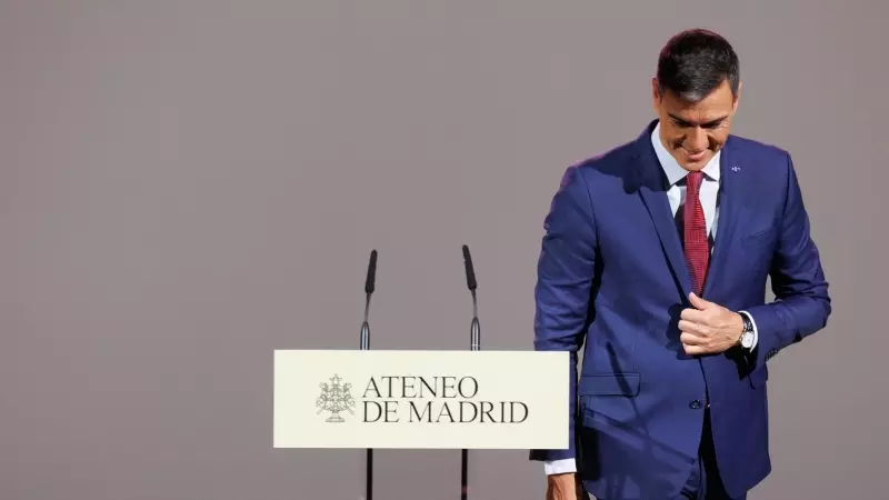 El presidente del Gobierno en funciones y secretario general del PSOE, Pedro Sánchez, tras intervenir durante un encuentro en el Ateneo de Madrid