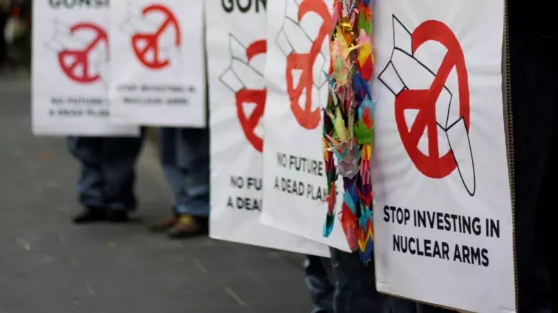 Activistas contra las armas nucleares