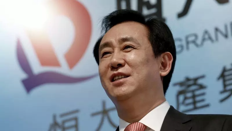 Foto de 2016 del presidente y fundador del grupo chino Evergrande, en una rueda de prensa en Hong Kong para presentar los resultados de la compañía. REUTERS/Bobby Yip