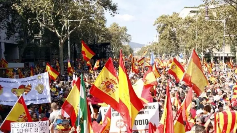 27/10/2019 - Manifestació de Societat Civil Catalana (SCC) per rebutjar les protestes contra la sentència del Suprem en el judici de l'1-O, celebrada el 27 d'octubre de 2019 a Barcelona.