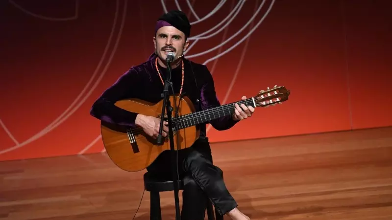 El cantante Rodrigo Cuevas actúa en Madrid, a 30 de mayo de 2022.