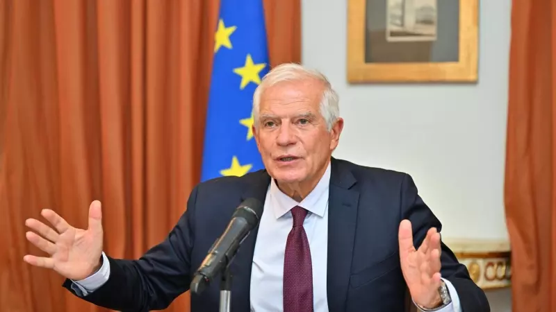 El alto representante para los Asuntos Exteriores de la UE, Josep Borrell, atiende a la prensa en Muscat (Oman) este 10 de octubre de 2023.