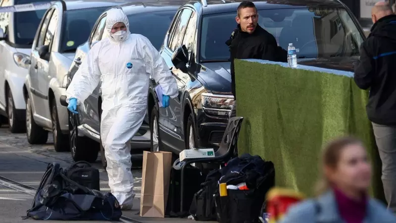 Policías en Bruselas tras el atentado.