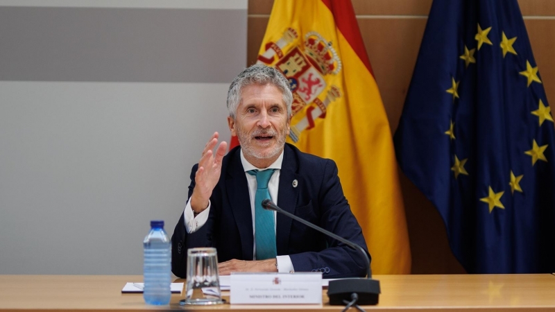 El ministro del Interior en funciones, Fernando Grande Marlaska, preside una reunión con los representantes de los grupos parlamentarios, en el Ministerio del Interior, a 20 de octubre de 2023, en Madrid