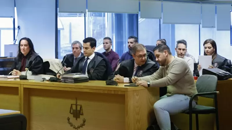 Un instante en el juicio con jurado a seis policías procesados por la 'patada en la puerta', a 14 noviembre a 2023, en Madrid.
