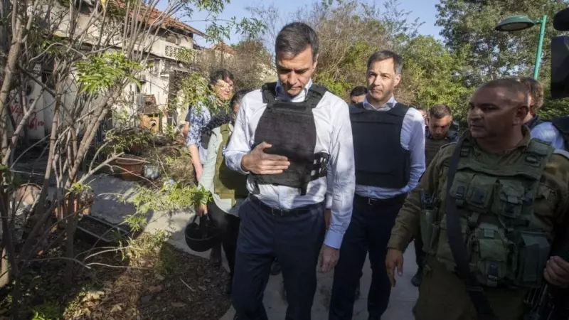 El presidente del Gobierno, Pedro Sánchez, durante una visita al kibutz Be'eri, al sur de Israel, a 23 de noviembre de 2023.