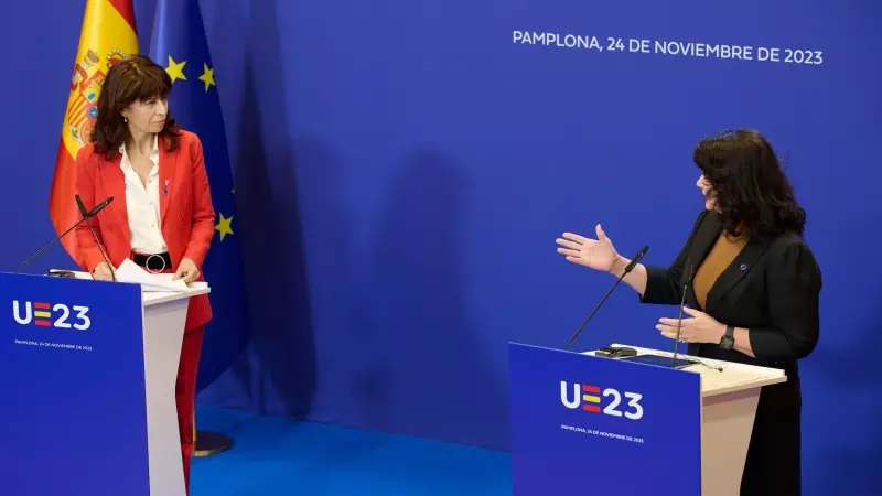 24/11/2023 - La ministra de Igualdad, Ana Redondo (i), junto a la Comisaria Europea, Helena Dalli (d), durante la reunión informal ministerial de Igualdad auspiciada por la Presidencia Española del Consejo de la Unión Europea que se celebra en Pamplona.