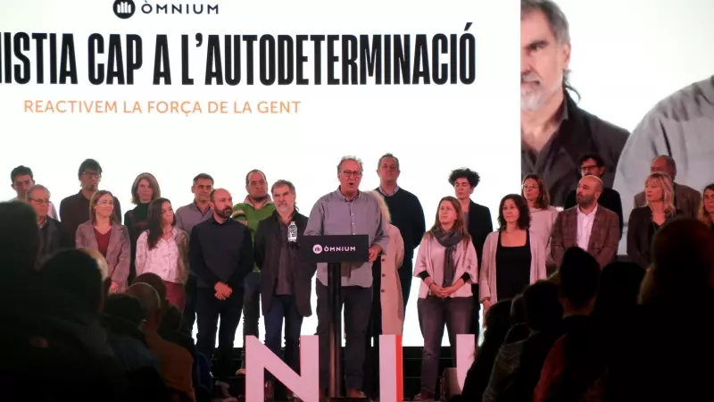 Acte d'Òmnium Cultural per celebrar l'amnistia a l'Hospitalet de Llobregat.