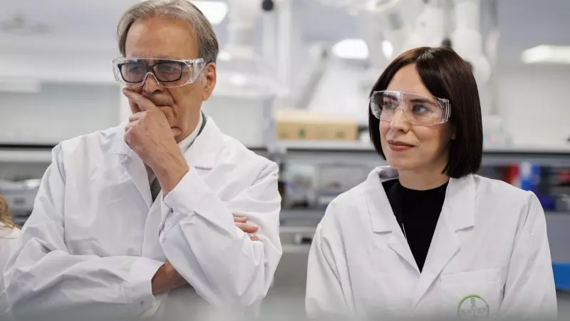 El exministro de Universidades, Joan Subirats y la ministra de Ciencia e Innovación y Universidades, Diana Morant, visitan la empresa farmacéutica Berlimed, a 10 de octubre de 2023, en Alcalá de Henares, Madrid.