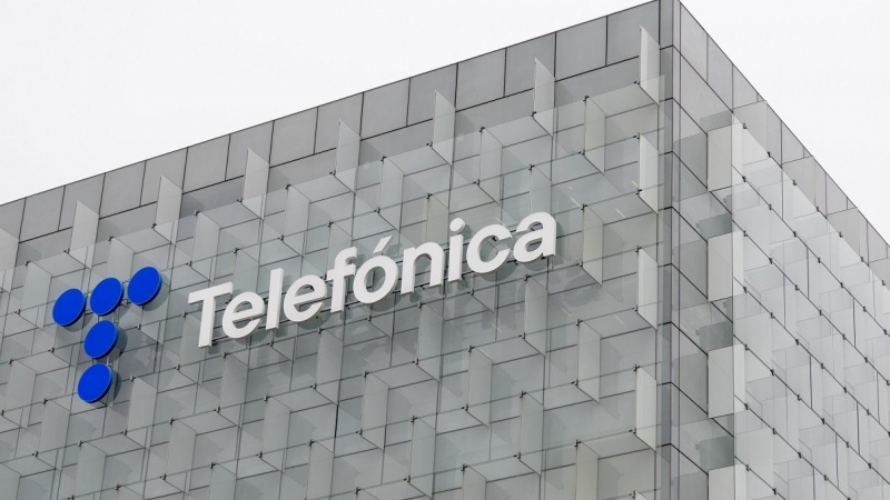 Fachada de la sede de Telefónica, en Madrid. E.P./Eduardo Parra