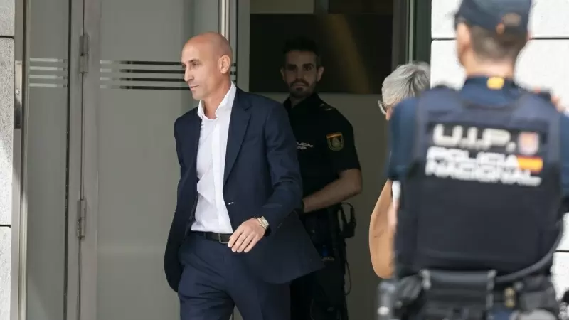 El expresidente de la Real Federación Española de Fútbol (RFEF), Luis Rubiales, sale de declarar de la Audiencia Nacional, a 15 de septiembre de 2023.