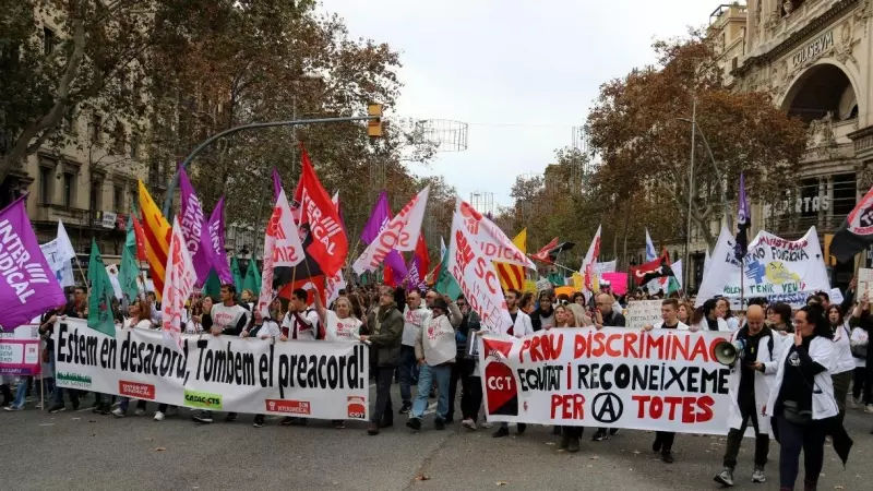 12/12/2023 - La manifestació d'aquest dimarts a Barcelona de diversos sindicats sanitaris contra el nou conveni de l'ICS.