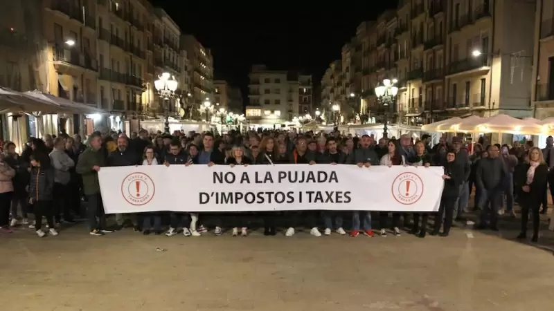 Una protesta en Tarragona contra la subida de impuestos.