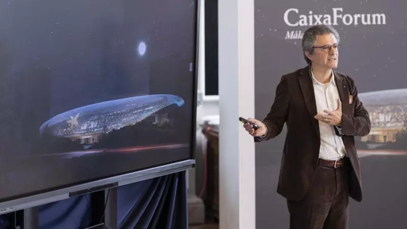 El arquitecto Felipe Pich-Aguilera presenta el proyecto del CaixaForum de Málaga.