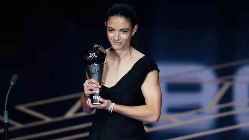 Aitana Bonmatí recibe el 'The Best' en Londres, a 15 de enero de 2024.