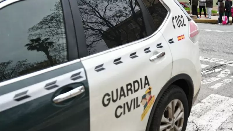 Vehículo de la Guardia Civil en los exteriores del Juzgado número 4 de Sueca, València, a 6 de abril de 2022.