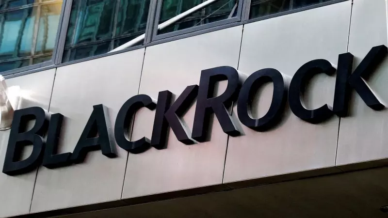 El logo del fondo de inversión BlackRock en su sede en Nueva York. REUTERS/Brendan McDermid