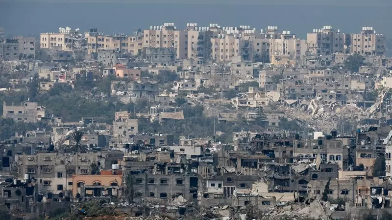 Casas dañadas yacen en ruinas en Gaza, en medio del conflicto en curso entre Israel y Hamas, a 24 de enero de 2024.