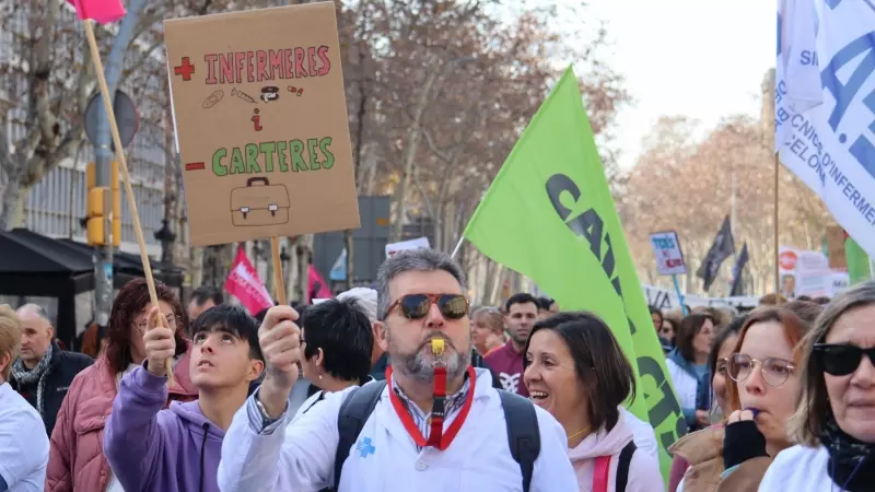 Manifestació a Barcelona en defensa de la sanitat pública i per protestar contra el tercer conveni de l'ICS