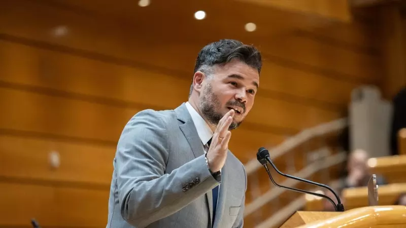 El portavoz de ERC en el Congreso, Gabriel Rufián, interviene durante el pleno del Congreso de los Diputados, en el Palacio del Senado, a 10 de enero de 2024, en Madrid (España).