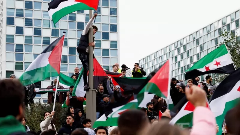 Una protesta en apoyo a los palestinos en Gaza, en la sede de la Corte Penal Internacional, en La Haya, Países Bajos, 18 de octubre de 2023.