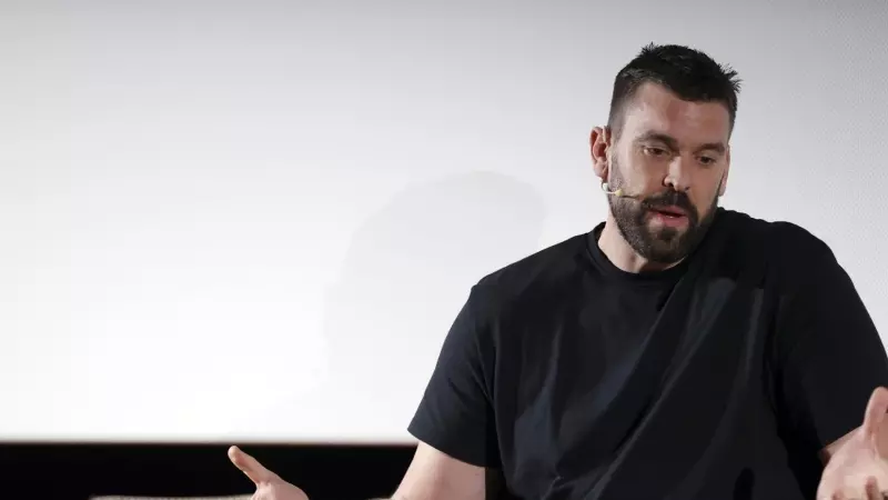 El baloncestista Marc Gasol durante la rueda de prensa que ofrece este miércoles en Barcelona en la que ha anunciado su retirada de las canchas.