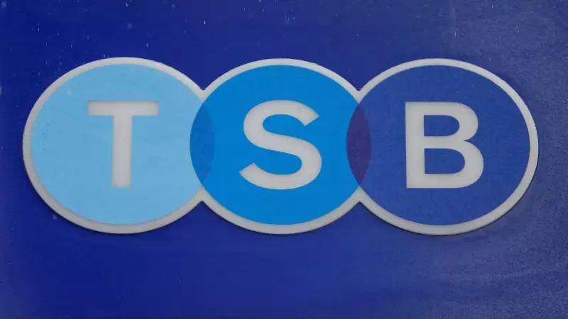 El logo del banco TSB, la filial británica de Banco Sabadell, en una de sus oficinas en Londres.  REUTERS/Andrew Winning