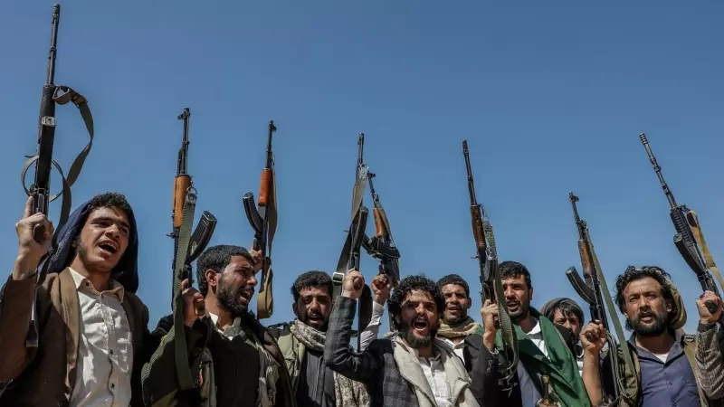 Milicianos de los rebeldes hutíes de Yemen, durante una manifestación contra la injerencia de EEUU en Oriente Medio.