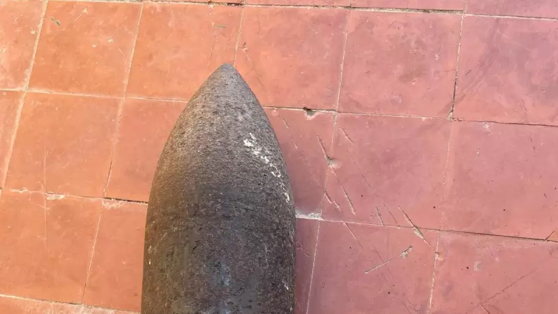 Projectil del 1895 trobat en un edifici municipal de Sitges