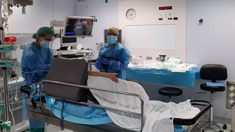 Una intervenció quirúrgica a la Fundació Sant Hospital de La Seu d'Urgell