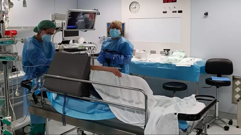 Una intervenció quirúrgica a la Fundació Sant Hospital de La Seu d'Urgell