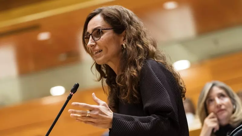 La ministra de Sanidad, Mónica García, interviene durante una sesión plenaria en el Senado, a 20 de febrero de 2024, en Madrid (España).