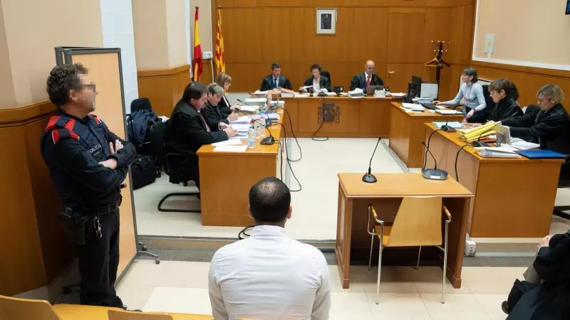 22/02/2024 El exfutbolista Dani Alves durante su juicio en la Audiencia de Barcelona, a 5 de febrero de 2024.