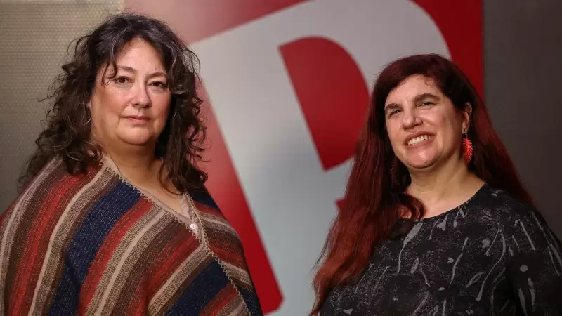Luciana Peker y Virginia Pérez Alonso, en el plató de 'Público'