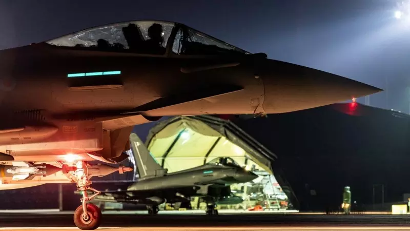 Un avión de la Royal Air Force está preparado para realizar más ataques contra objetivos hutíes, a 24 de febrero de 2024.