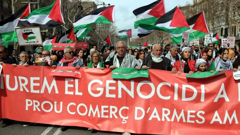 Manifestació a Barcelona per denunciar el 'genocidi' a Palestina.