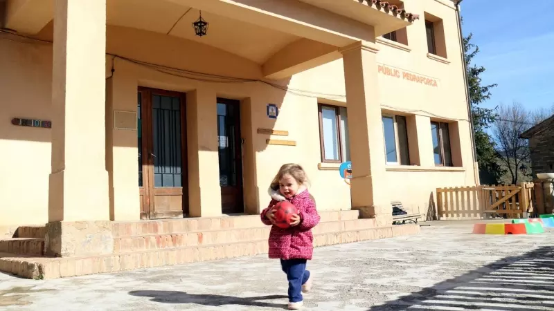 L'antiga escola de Saldes ara és un espai familiar