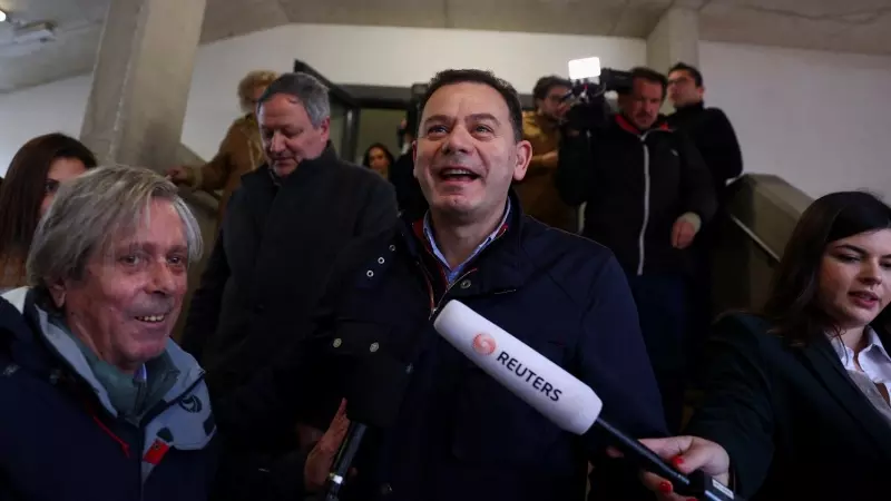 El candidato conservador, Luís Montenegro, a la salida del colegio electoral en Espinho (Portugal), a 10 de marzo de 2024.