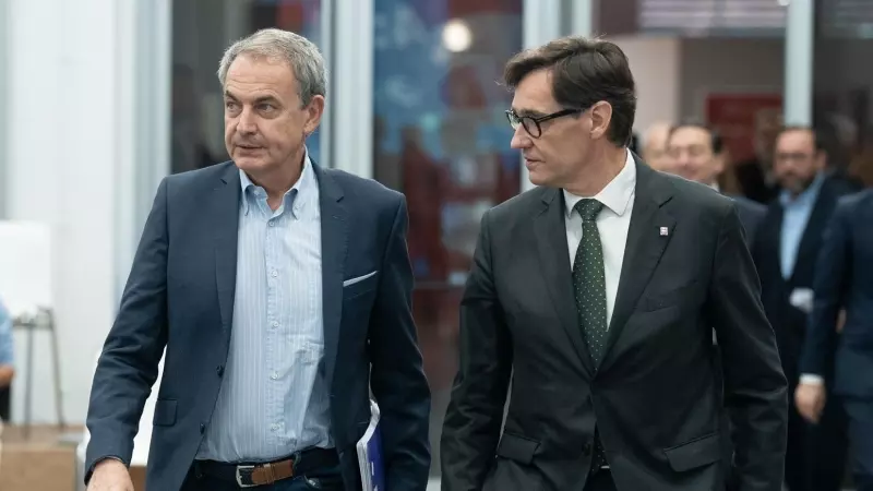El expresidente del Gobierno José Luis Rodríguez Zapatero y el líder del PSC, Salvador Illa, en un acto celebrado el pasado mes de octubre.