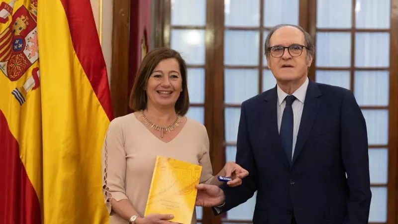 22/3/24 - El Defensor del Pueblo, Ángel Gabilondo, ha entregado el Informe Anual de 2023 a la presidenta del Congreso, Francina Armengol, en el Salón de Pasos Perdidos, a 22 de marzo de 2024, en Madrid.