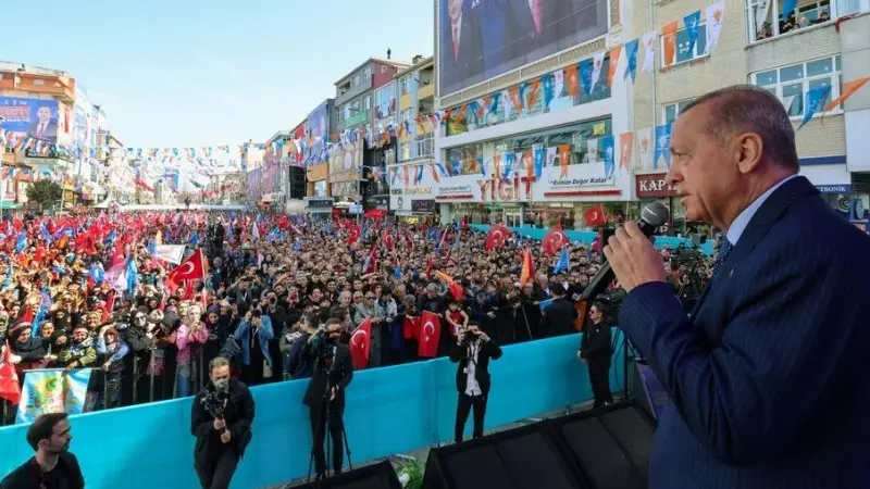 El presidente turco y líder del partido AKP, Recep Tayyip Erdogan, en un mitín de su partido este viernes