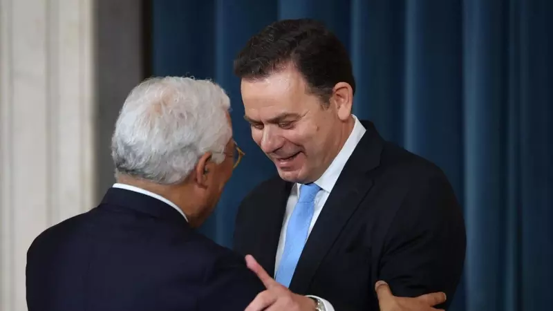 Luís Montenegro junto al socialista António Costa, durante la toma de posesión del nuevo primer ministro, este martes en el Palacio Nacional de Ajuda (Lisboa)