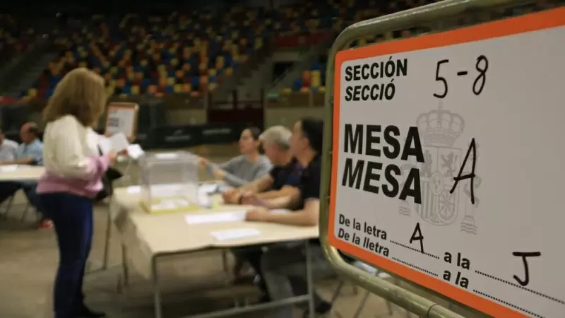 Imatge d'arxiu d'un centre electoral a la Tarraco Arena Plaça, de Tarragona.