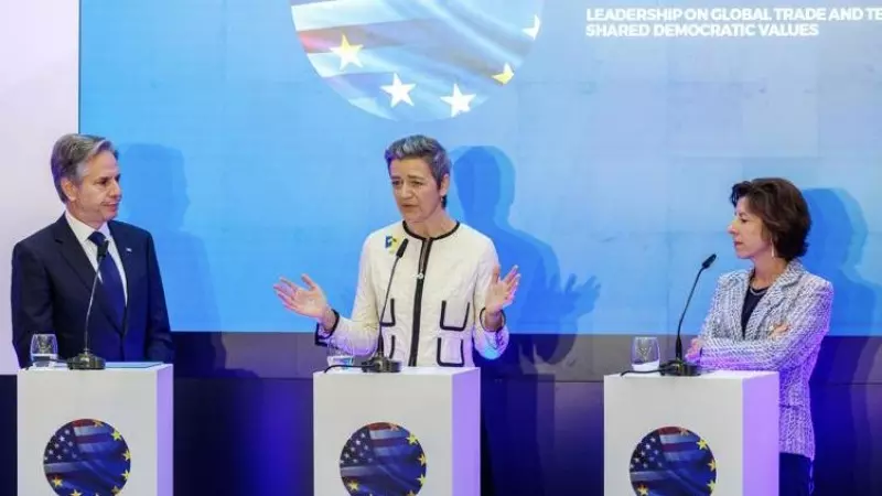 El secretario de Estado de Estados Unidos, Antony Blinken, la vicepresidenta ejecutiva de la Comisión Europea, Margrethe Vestager y la secretaria de Comercio de Estados Unidos, Gina Raimondo el 5 de abril de 2024.