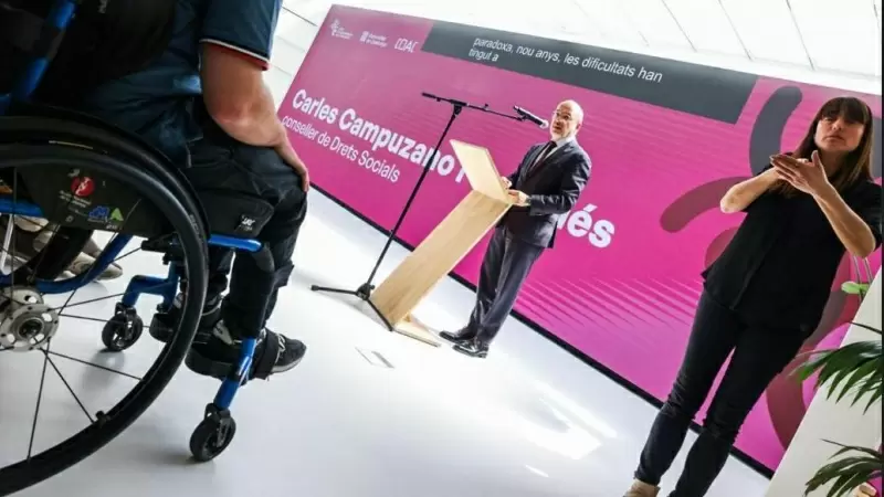 El conseller Campuzano durant l’acte que el COAC va dedicar al Codi d’Accessibilitat de Catalunya.